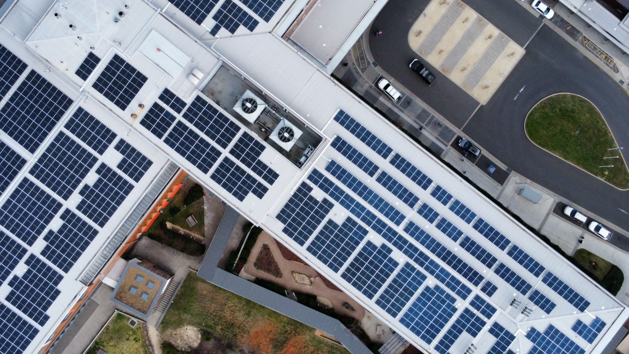 HNE LHD Sustainability Program - Tamworth Hospital - Rooftop solar.jpg